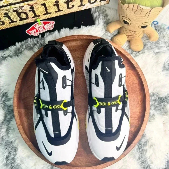 NIKE AIR ZOOM TRAVERSE GS CL - Picture 10 of 14